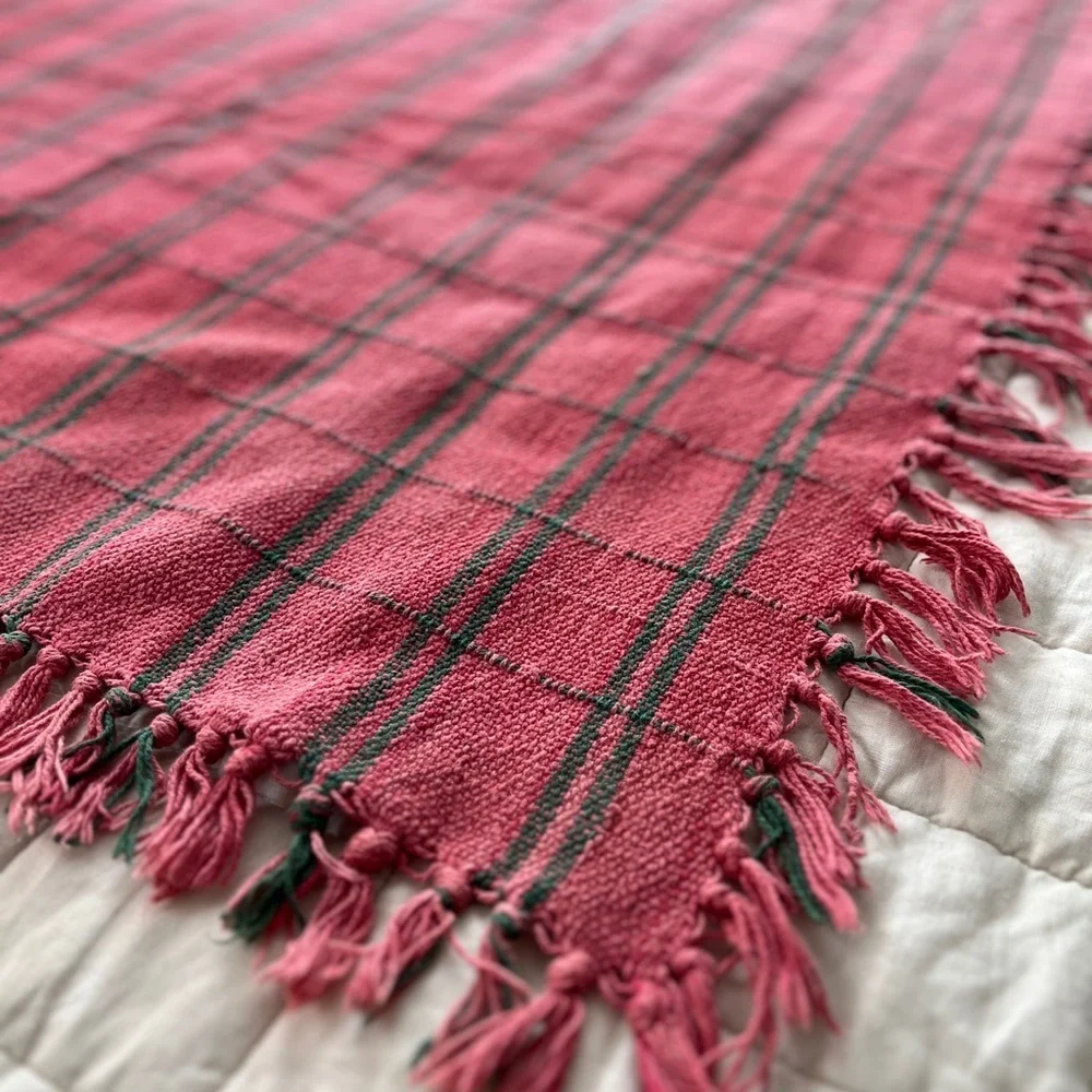 Vintage red green plaid cotton fringe throw blanket | Cabincore | 53 x 44